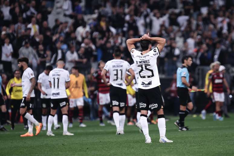 Qual era o time do Corinthians no último jogo pela Libertadores?