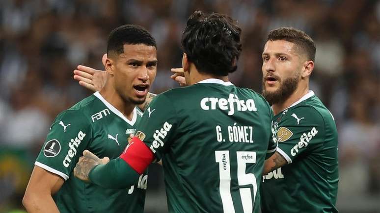 Gustavo Gómez e Murilo são beneficiados pelas boas cobranças de Scarpa no Verdão (Foto: Cesar Greco/Palmeiras)