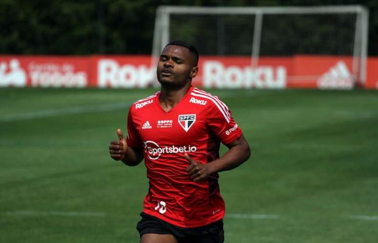 Nikão durante trabalhos do São Paulo nesta quinta, no CT da Barra Funda (Foto: Rubens Chiri/São Paulo FC)