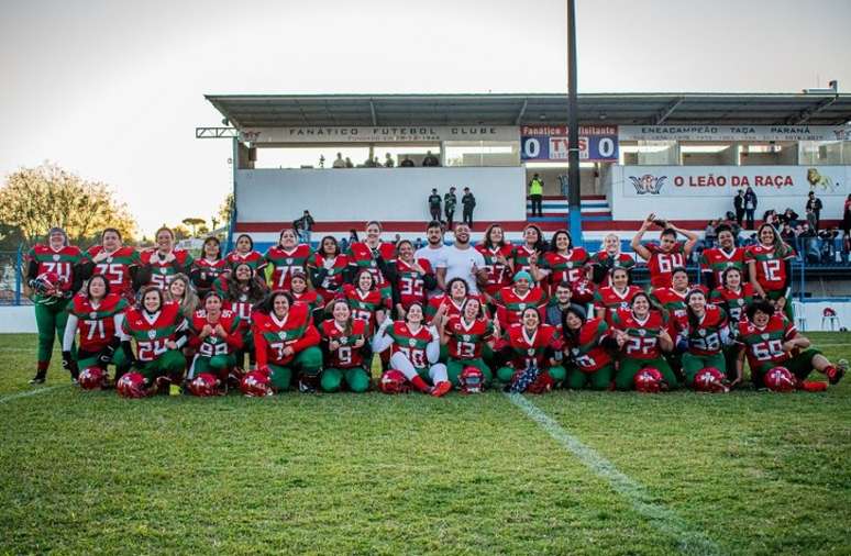 No Paraná, futebol americano também é para elas