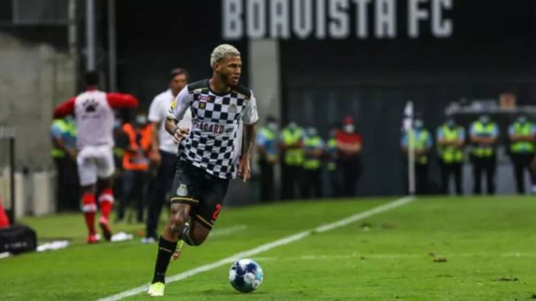 O lateral-direito Nathan está perto de acerto com o Santos (Foto: Divulgação/Boavista)