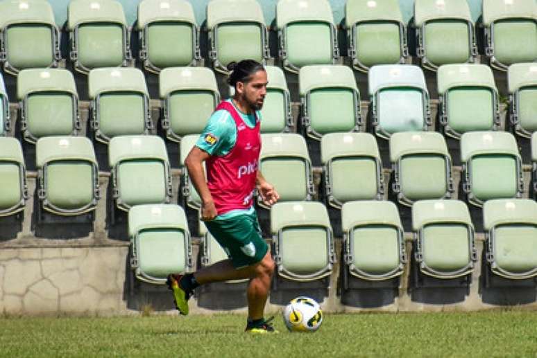 Meio-campista, que estreou no último domingo, foi muito elogiado pelo técnico Vagner Mancini - (Foto: João Zebral/América-MG)