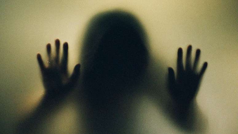 "Voc&ecirc; imagina uma bolha preta envolvendo voc&ecirc;", descreve Diana sobre a misofonia