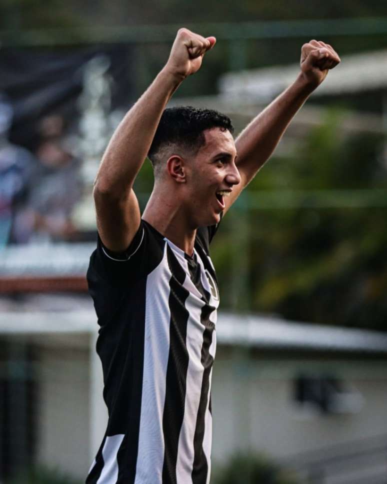 Andrey marca pelo sub-17 do Botafogo (Divulgação/Botafogo)