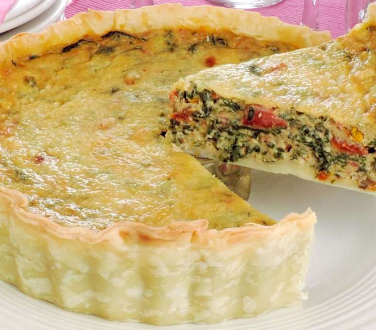 Torta de espinafre com tomate seco (Reprodu&ccedil;&atilde;o / Guia da Cozinha)