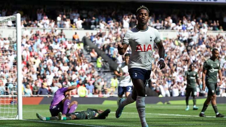 Tottenham fez grande temporada no último ano a partir da chegada de Antonio Conte (Foto: AFP)