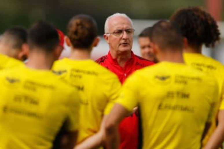 Dorival em treino no Ninho do Urubu (Foto: Gilvan de Souza/Flamengo)