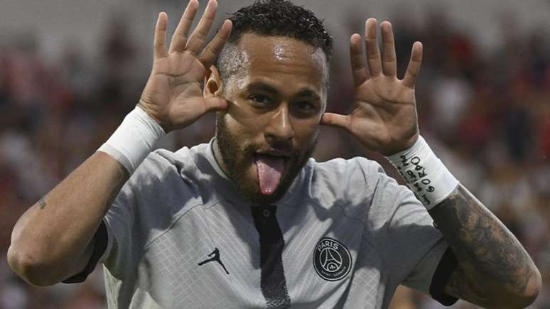 Neymar manda careta aos críticos após show na vitória do PSG (Foto: Jean-Philippe KSIAZEK / AFP)