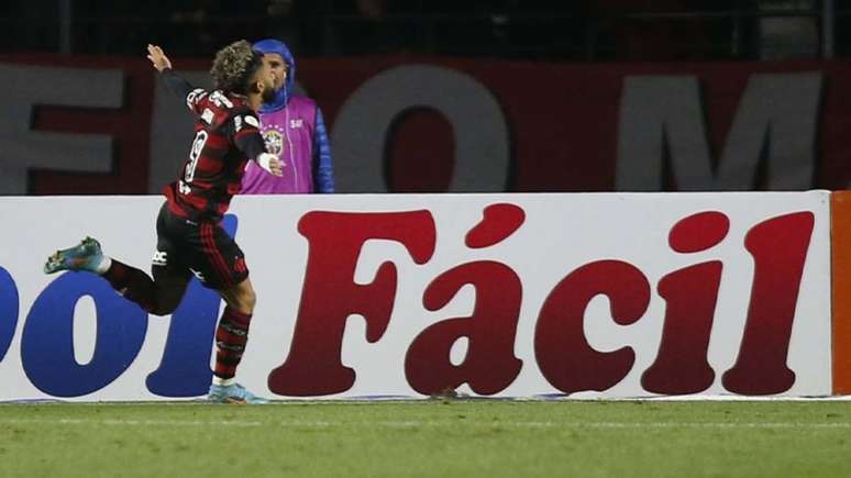 Gabigol está próximo de ganhar novo companheiro no Flamengo: o meia Oscar (Foto: Alex Silva / Lancepress!)