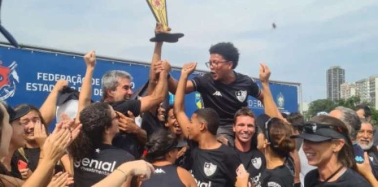 Equipe do Botafogo comemora (Foto: Divulgação/Botafogo)