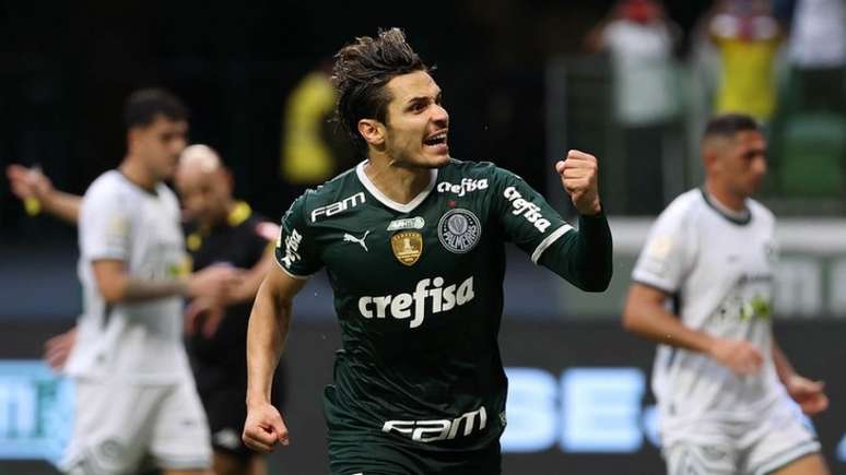 Veiga volta a marcar de pênalti e ajuda em goleada do Palmeiras no Brasileiro (Foto: Cesar Greco/Palmeiras)