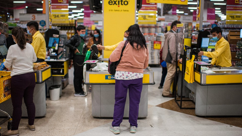 Petro e Ocampo querem aumentar impostos sem afetar as classes média e baixa