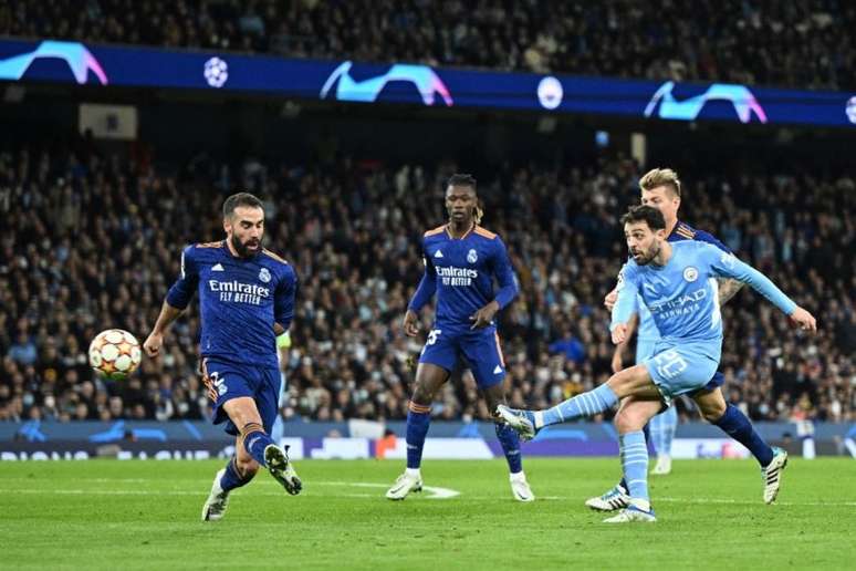 Bernardo Silva é alvo de interesse do Barcelona (Foto: OLI SCARFF / AFP)