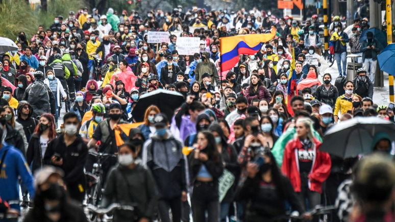 Na Colômbia, reformas tributárias são frequentes, mas se tornaram uma questão sensível depois que uma proposta de Duque em 2021 gerou protestos