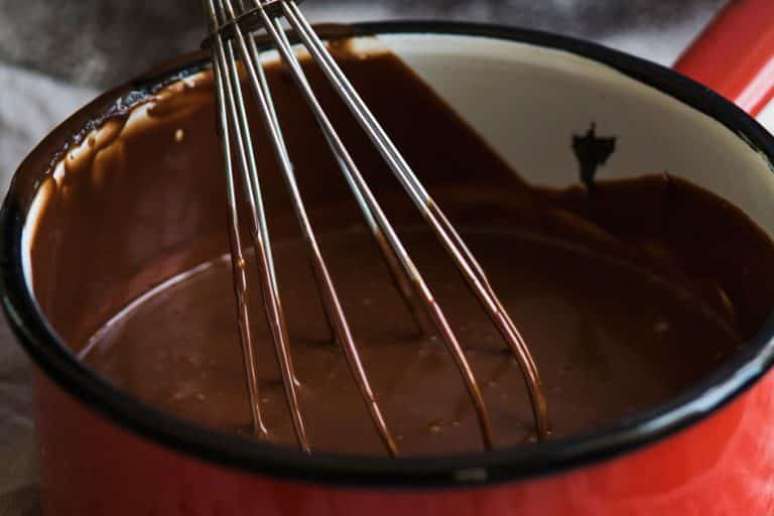 Sorvete maria-mole com ganache: receita prática