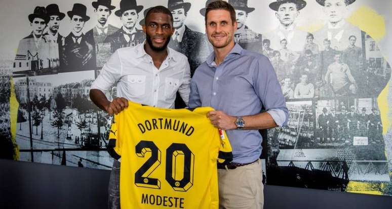 Anthony Modeste usará a camisa 20 no Borussia Dortmund (Foto: Divulgação / Borussia Dortmund)