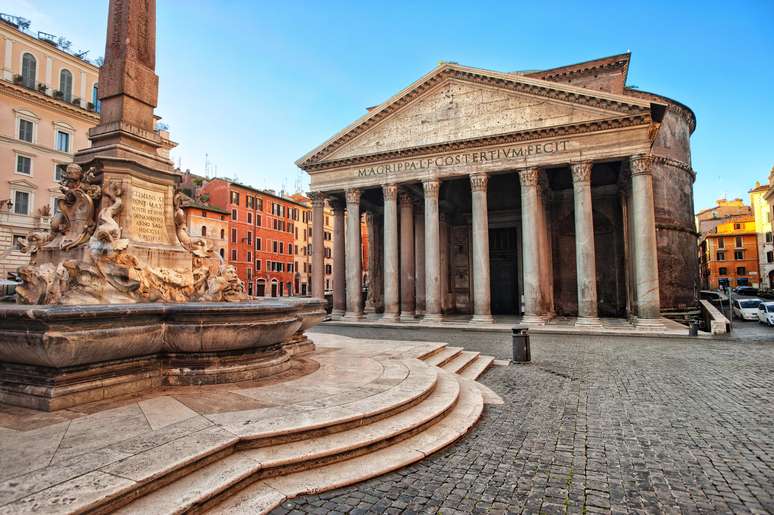 Concebido em 27 a.C., o Pantheon é um templo politeísta dos deuses da Roma Antiga tornou-se igreja cristã em 608.