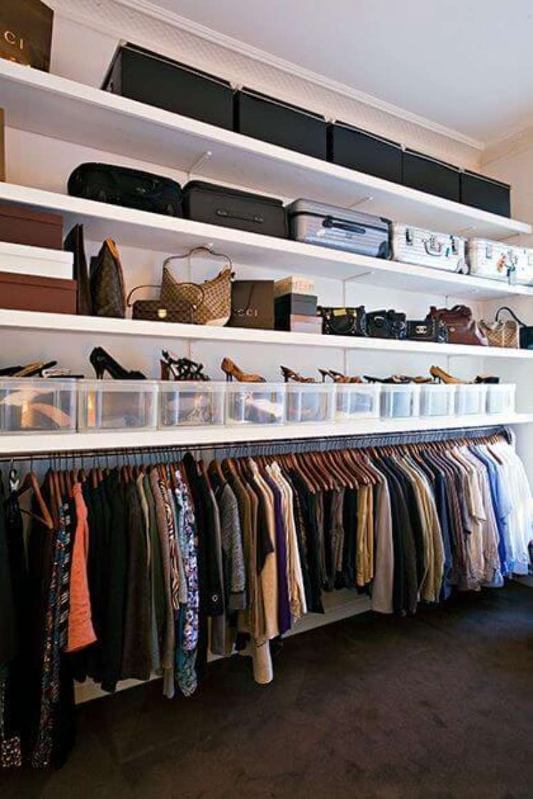 81. Closet organizado &ndash; Via: Atelier Alicante