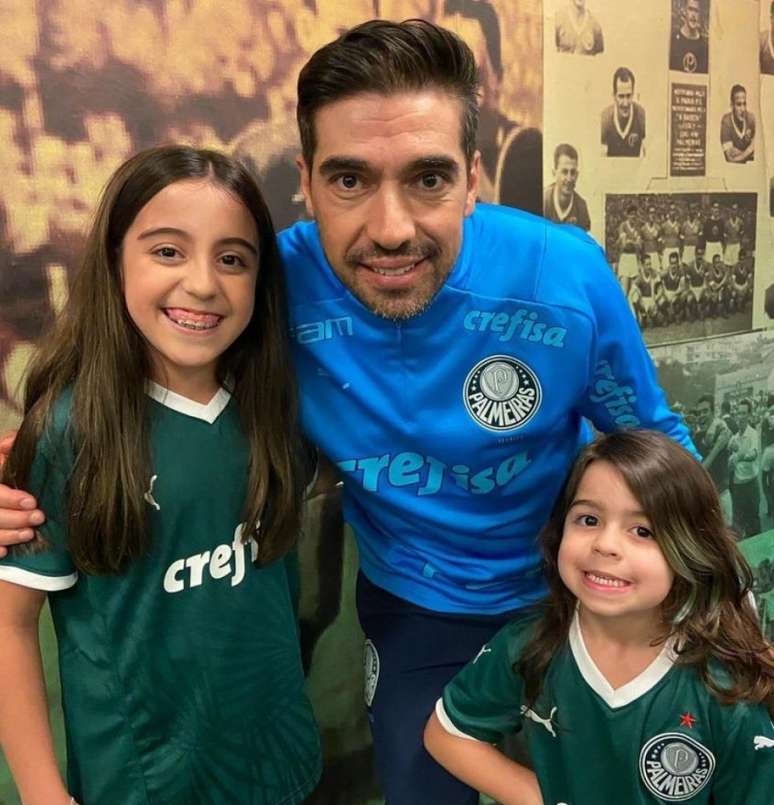 Família de Eliezer Pena foi ao Allianz Parque a convite do Palmeiras (Foto: Divulgação / Eberson Martins)