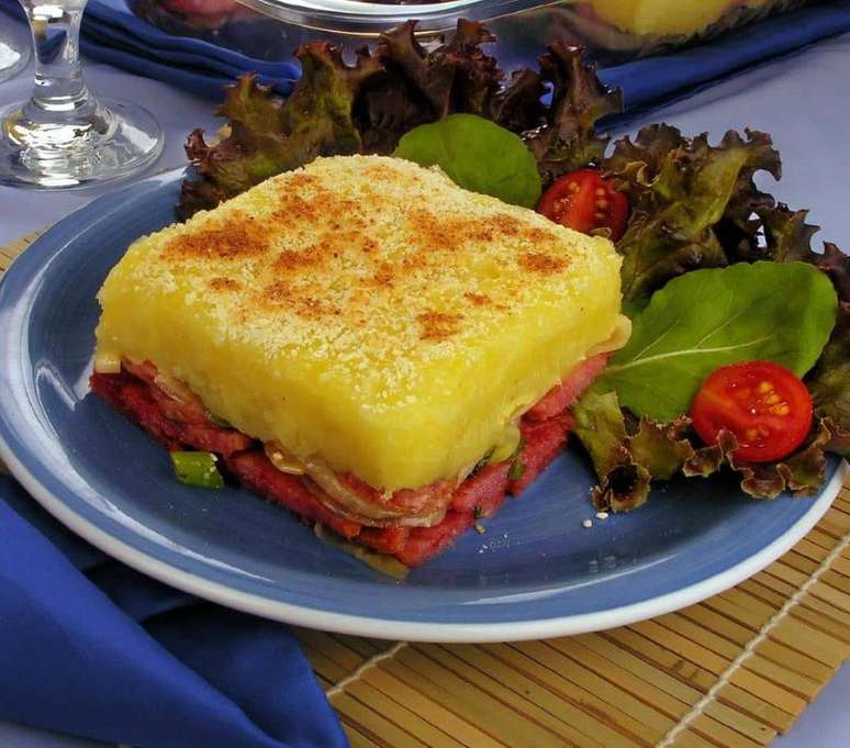 Escondidinho de calabresa (Reprodu&ccedil;&atilde;o / Guia da Cozinha)