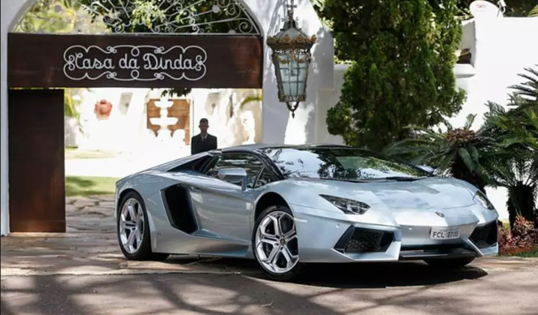 Lamborghini Aventador de Collor na Casa da Dinda.