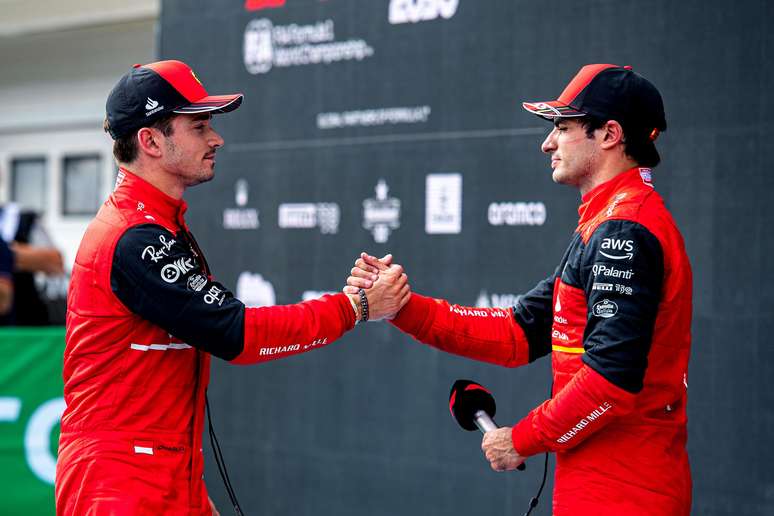Charles Leclerc e Carlos Sainz ficam na Ferrari