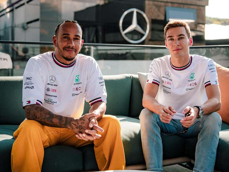 Lewis Hamilton e George Russell continuam na Mercedes por pelo menos mais um ano