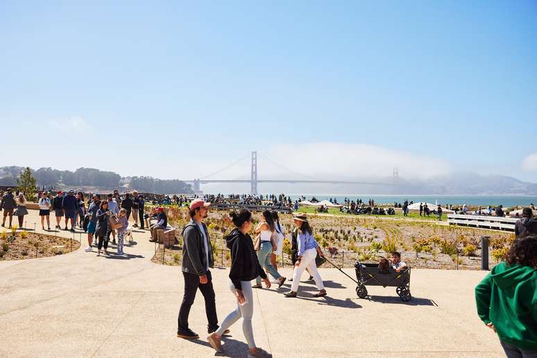 A vista para a Golden Gate é um dos atributos do novo parque Presidio Tunnel Tops.