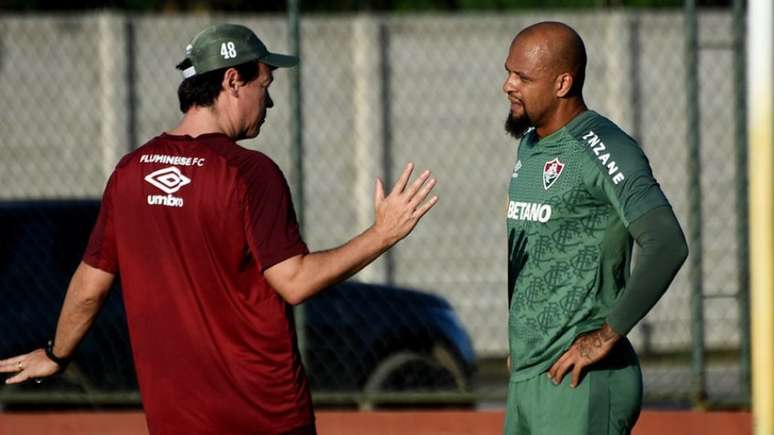 Fernando Diniz e Felipe Melo conversam em treino do Fluminense (Foto: Mailson Santana/Fluminense FC)