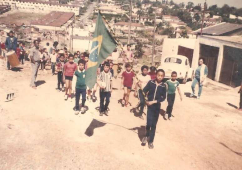 Na década de 1980, crianças do Comando e do Buraco Quente fazem desfile no Dia da Independência @Arquivo / Centro Social Brooklin Paulista