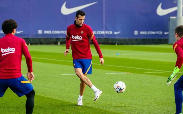 Sergio Busquets tem contrato até 2023 e tem proposta para reduzir salário (Foto: Miguel Ruiz / Barcelona)