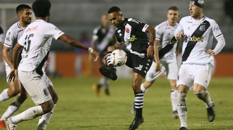 Vasco ocupa a quarta posição da Série B (Foto: Daniel Ramalho / CRVG)