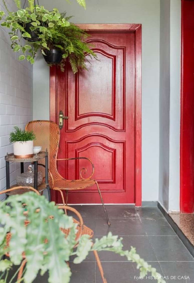 48. Modelo de casa com porta vermelha. Fonte Histórias de Casa