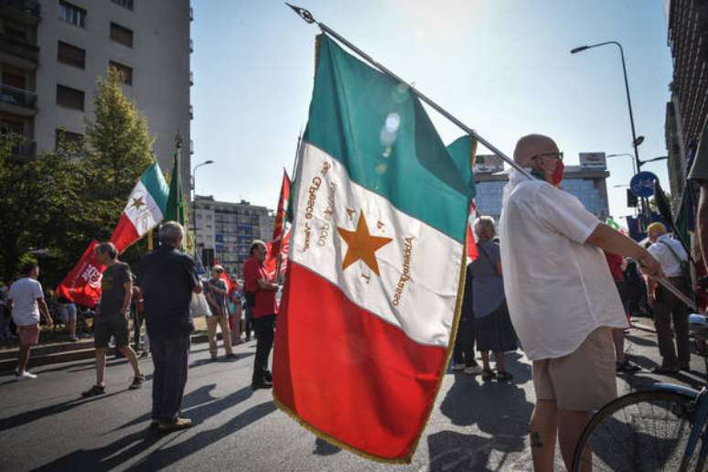 Cerimônia em homenagem a vítimas de massacre cometido por nazifascistas em Milão