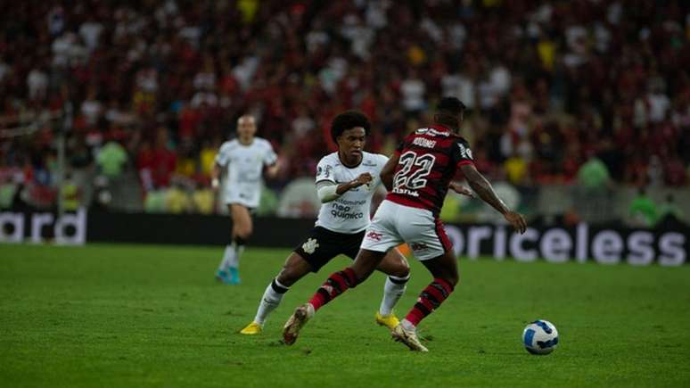 Willian tem contrato com o Timão até o fim do ano que vem, mas deve sair antes (Foto: Armando Paiva / Lancepress!)