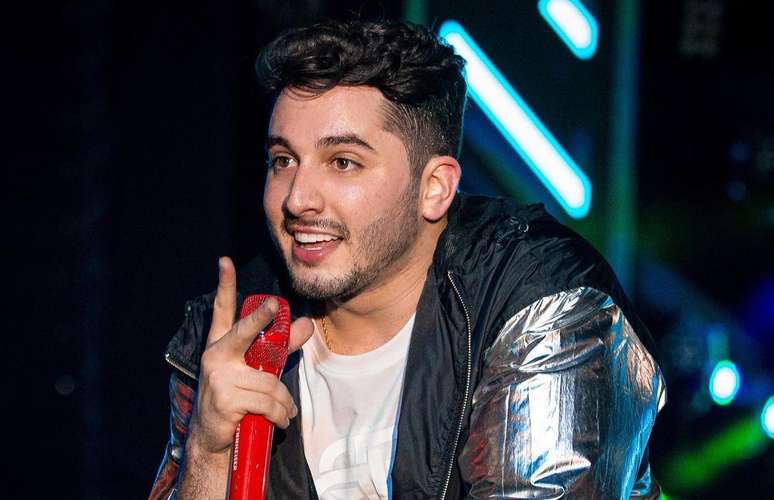 Jonas Esticado, cantor