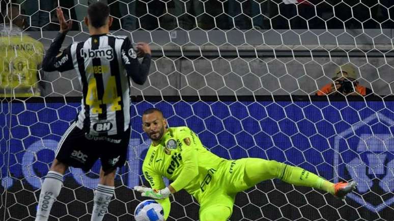 Rubens perdeu o pênalti que resultou na eliminação do Atlético-MG (FOTO: NELSON ALMEIDA / AFP)