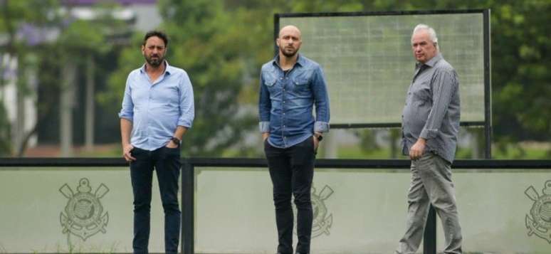 Duílio, Alessandro e Roberto de Andrade estão à frente do futebol corintiano (Foto: Rodrigo Coca/Ag.Corinthians)