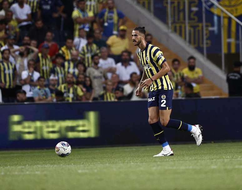 Gustavo Henrique tem início questionável na Turquia (Foto: Divulgação / Fenerbahçe)