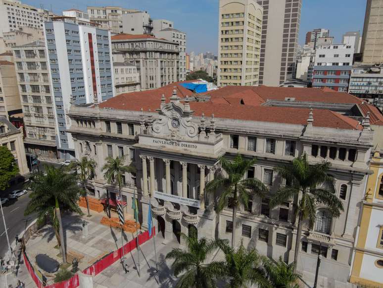 Vista da fachada do prédio da Faculdade de Direito da USP (Universidade de São Paulo), no Largo São Francisco, no centro de São Paulo