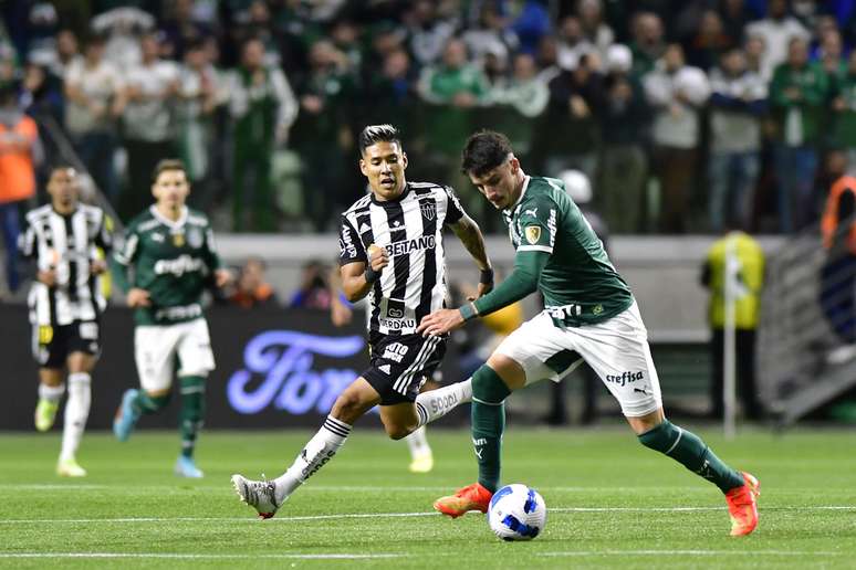 Palmeiras elimina o Atlético-MG nos pênaltis, encerra maldição e vai à semifinal