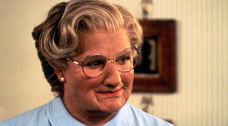 Daniel Hillard vestido de Sra. Doubtfire (Robin Williams) em Uma Babá Quase Perfeita (Imagem:Reprodução/Blue Wolf Productions)