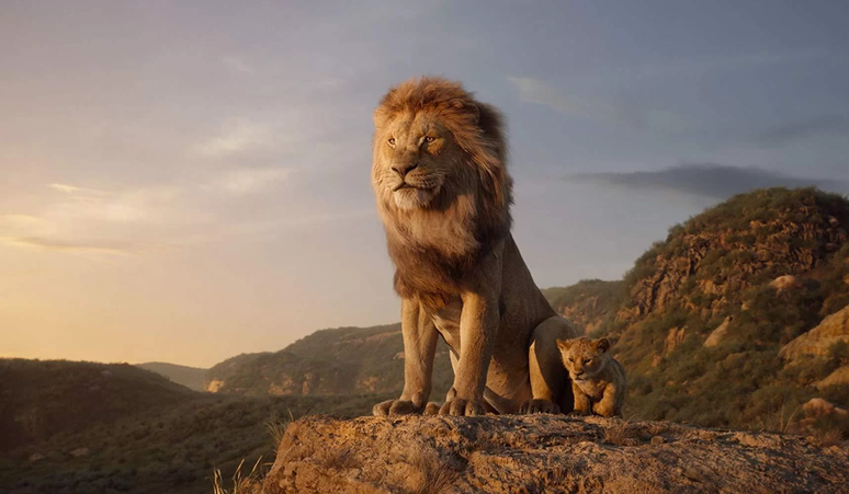 Mufasa (Que no live-action de 2019 é interpretado por James Earl Jones) e Simba (JD McCrary) (Imagem:Reprodução/ Disney Studio)