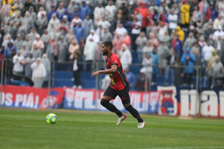 Victor Pereira projeta duelo do Pouso Alegre contra o Paraná pela Série D (Divulgação/Pouso Alegre)