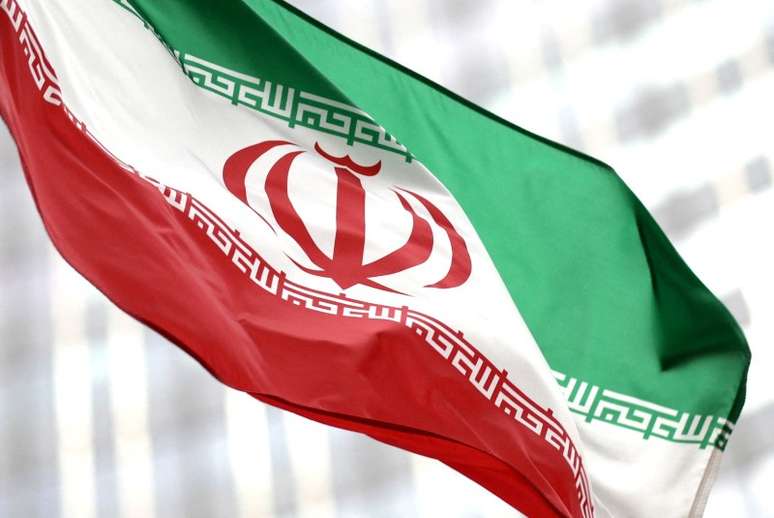 Bandeira do Irã em Viena
24/05/2022 REUTERS/Lisi Niesner