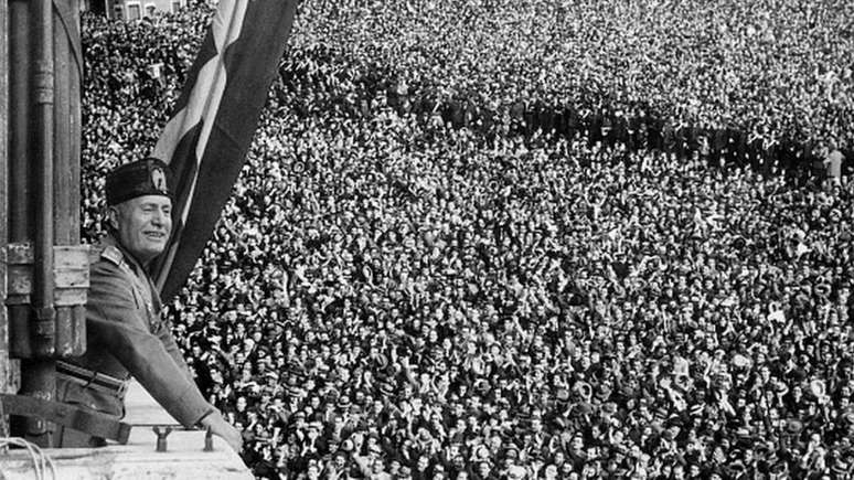 Benito Mussolini liderou na Itália o primeiro movimento fascista de massa