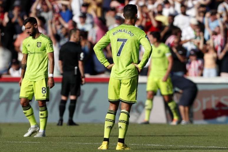 Manchester United foi criticado por Gary Neville durante derrota para o Brentford (IAN KINGTON / AFP)