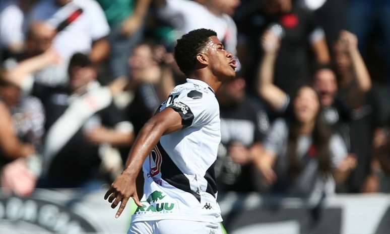 Andrey brilhou e fez dois gols na vitória do Vasco na Série B do Brasileiro (Foto: Daniel Ramalho / Vasco)