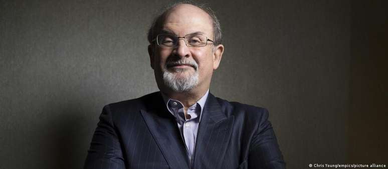 O ataque a Rushdie gerou reações de indignação entre escritores e políticos de todo o mundo