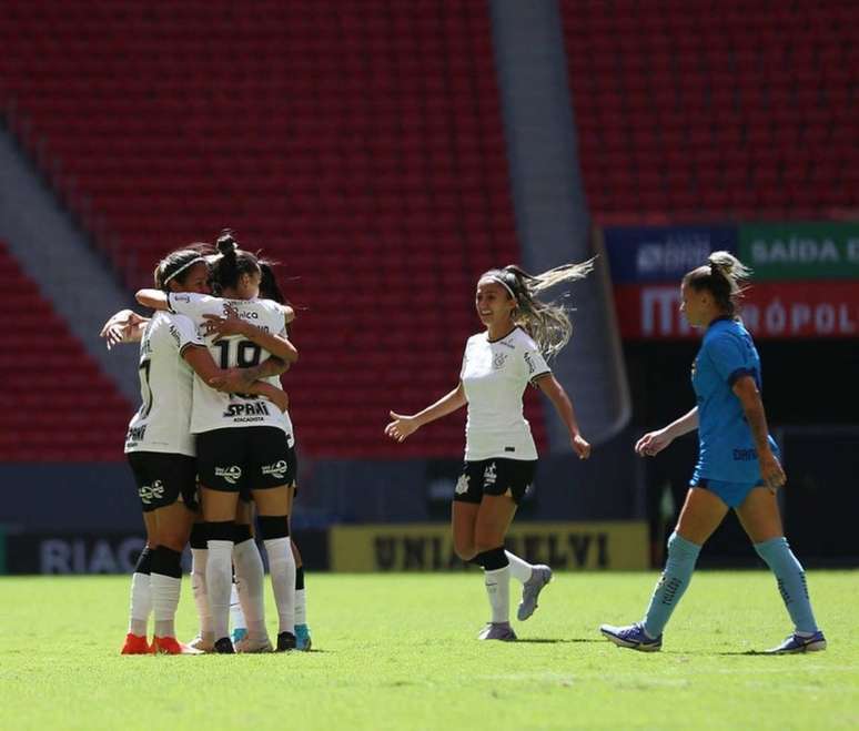 Timão venceu por 2 a 0 no Mané Garrincha (Foto: Staff Images Woman / CBF)